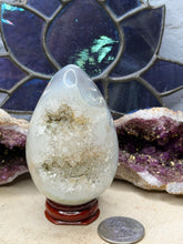 Load image into Gallery viewer, Druzy Agate Egg