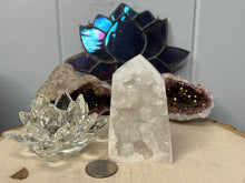 Load image into Gallery viewer, Druzy Agate Towers