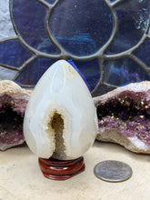 Load image into Gallery viewer, Druzy Agate Egg