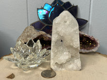 Load image into Gallery viewer, Druzy Agate Towers
