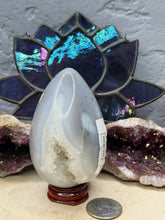 Load image into Gallery viewer, Druzy Agate Egg