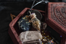 Load image into Gallery viewer, Clairvoyant Bottle Charm