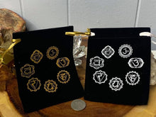 Load image into Gallery viewer, Engraved Chakra Heart Set
