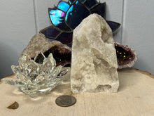 Load image into Gallery viewer, Druzy Agate Towers