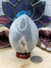 Load image into Gallery viewer, Druzy Agate Egg