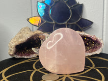 Load image into Gallery viewer, Extra Quality Rose Quartz Hearts