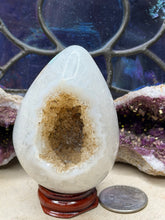Load image into Gallery viewer, Druzy Agate Egg