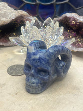 Load image into Gallery viewer, Horned Skull