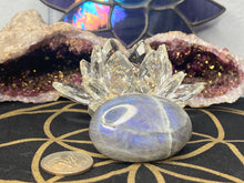 Load image into Gallery viewer, Labradorite Gallets