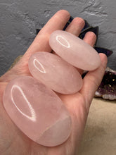 Load image into Gallery viewer, Rose Quartz Palm Stones