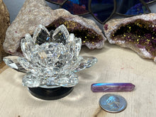 Load image into Gallery viewer, Aura Quartz Small, Medium and Large Points