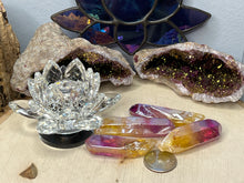 Load image into Gallery viewer, Aura Quartz Small, Medium and Large Points