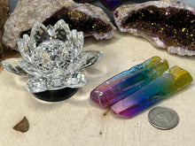 Load image into Gallery viewer, Aura Quartz Small, Medium and Large Points
