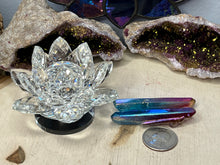 Load image into Gallery viewer, Aura Quartz Small, Medium and Large Points