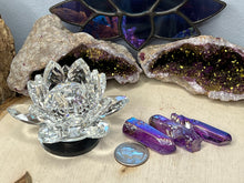Load image into Gallery viewer, Aura Quartz Small, Medium and Large Points