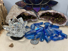 Load image into Gallery viewer, Aura Quartz Small, Medium and Large Points