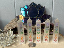 Load image into Gallery viewer, Selenite Chakra Oblesiks