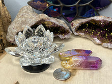Load image into Gallery viewer, Aura Quartz Small, Medium and Large Points