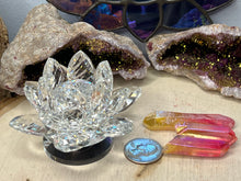 Load image into Gallery viewer, Aura Quartz Small, Medium and Large Points