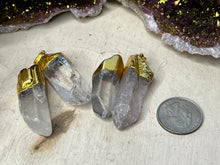 Load image into Gallery viewer, Quartz Point Pendants