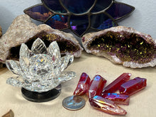 Load image into Gallery viewer, Aura Quartz Small, Medium and Large Points