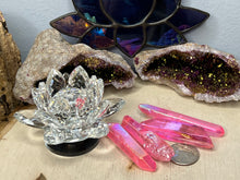 Load image into Gallery viewer, Aura Quartz Small, Medium and Large Points