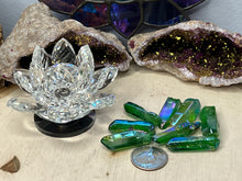 Load image into Gallery viewer, Aura Quartz Small, Medium and Large Points