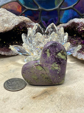 Load image into Gallery viewer, Atlantisite Hearts
