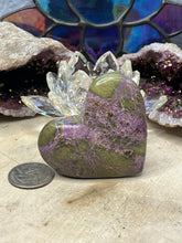 Load image into Gallery viewer, Atlantisite Hearts
