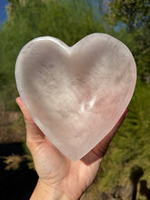Load image into Gallery viewer, Rose Quartz Heart Bowl
