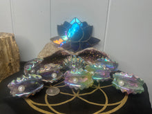 Load image into Gallery viewer, Aura Quartz Clamshells

