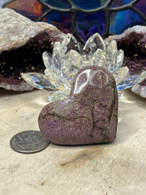 Load image into Gallery viewer, Atlantisite Hearts
