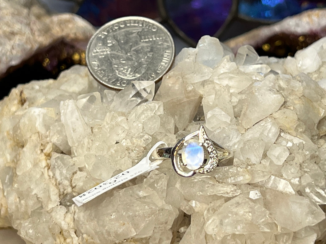 #2228 Size 6 Moonstone Sterling Silver Ring